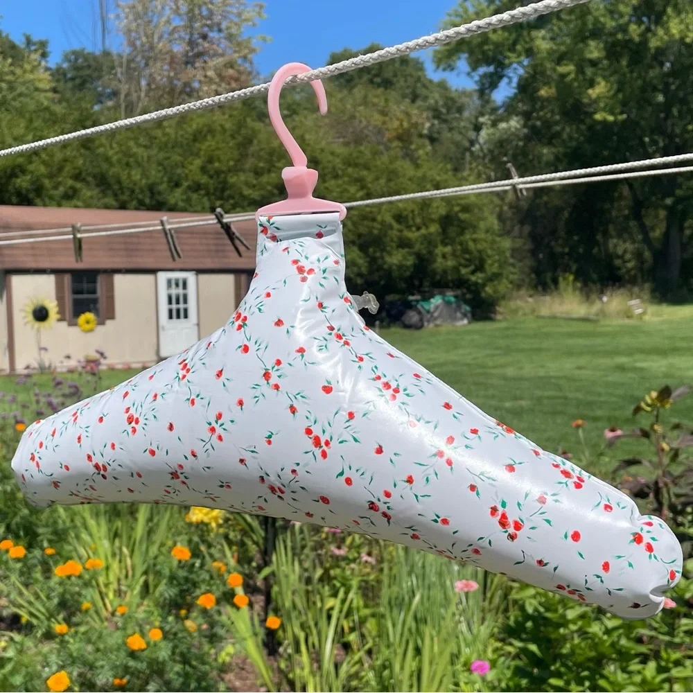 Vintage Cottagecore Inflatable Hangers 60s Poppy Rose Dainty Floral White Pink